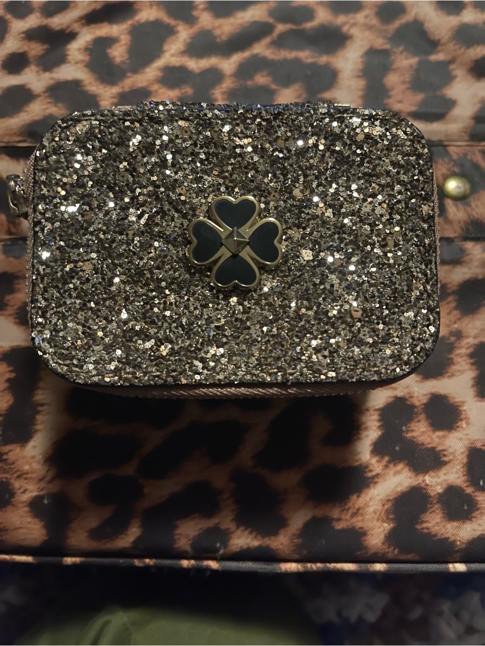 kate spade glitter clover mini pouch - gold and black